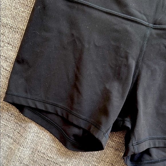 Lululemon Align Women's Black High-Waisted Short 4” - Picture 9 of 11